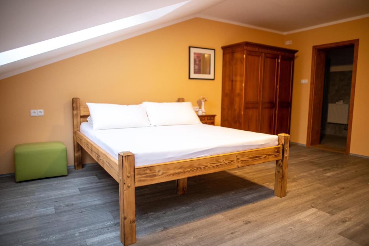 Pension Vyhlídka Klášterec nad Ohří Exterior foto